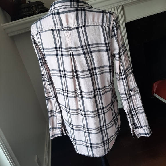 CROWN & IVY PINK PLAID TOP - Picture 4 of 13